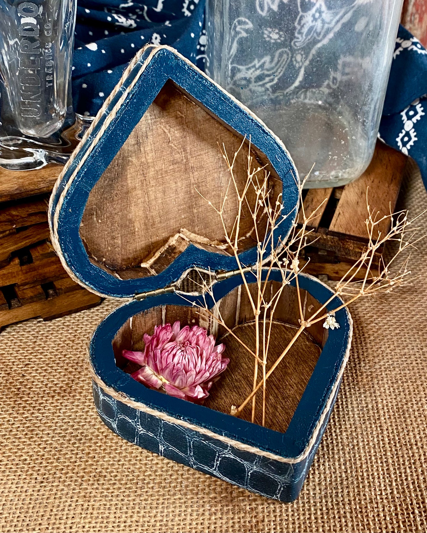 LDR Country Inspired Gator Keepsake Box