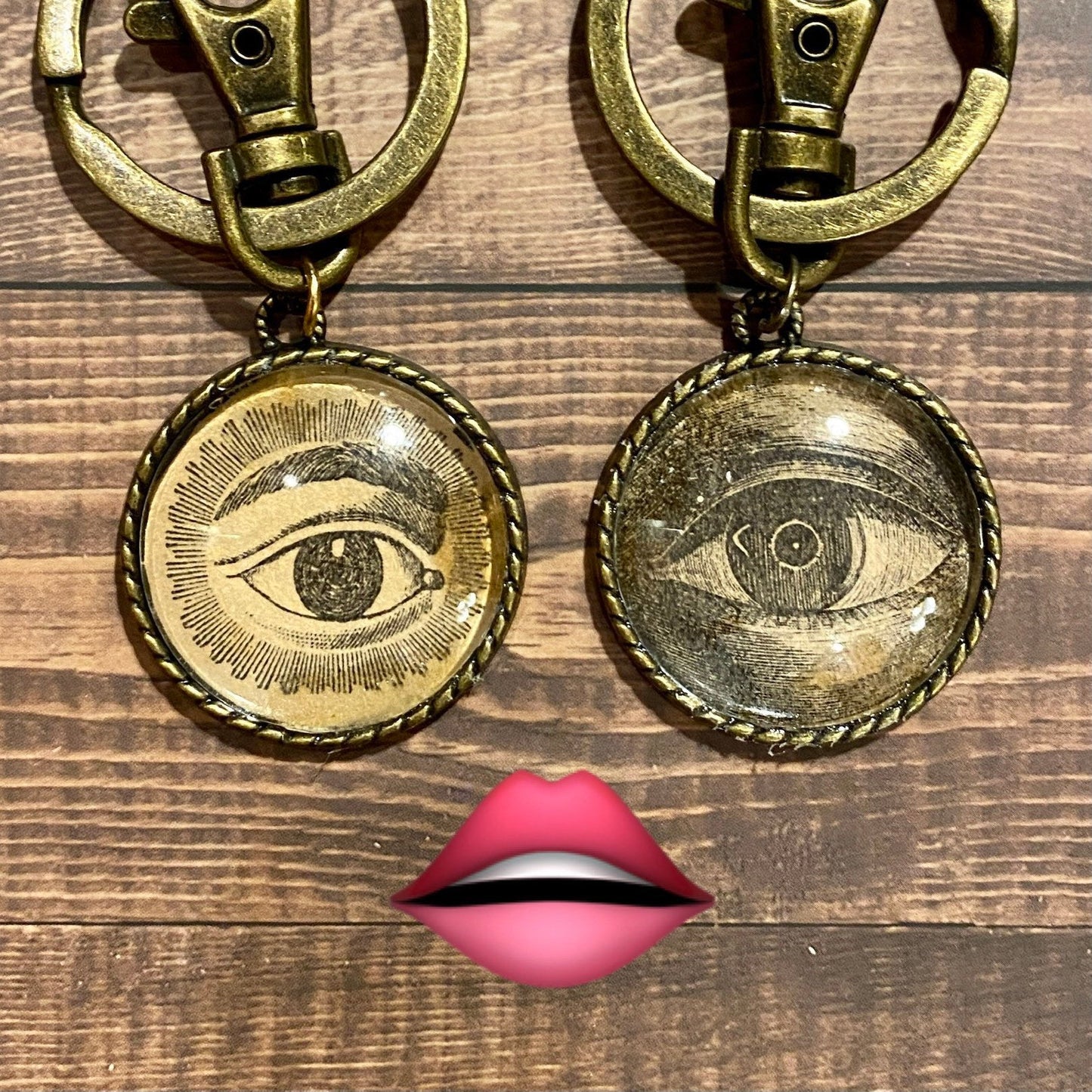 Vintage Eye Keychain