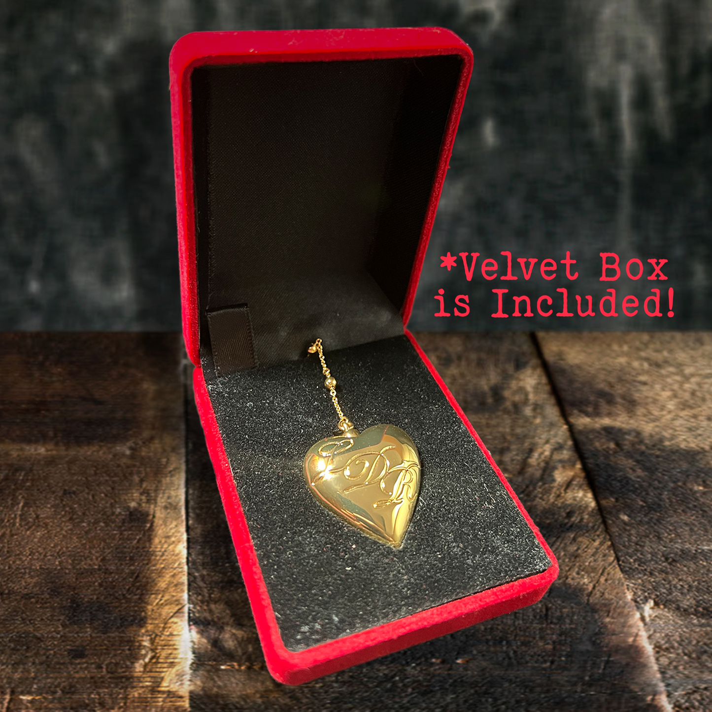 Lana Del Rey necklace box