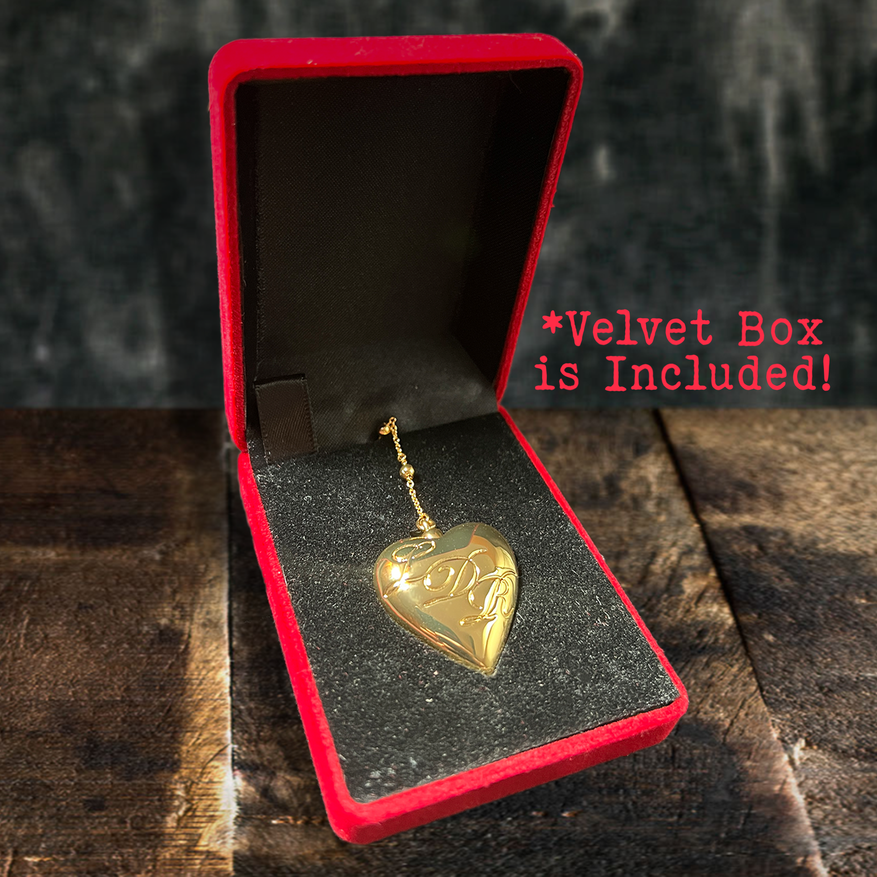 Lana Del Rey necklace box