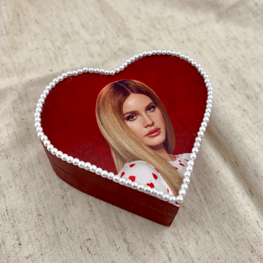 Lana Heart Shaped Box